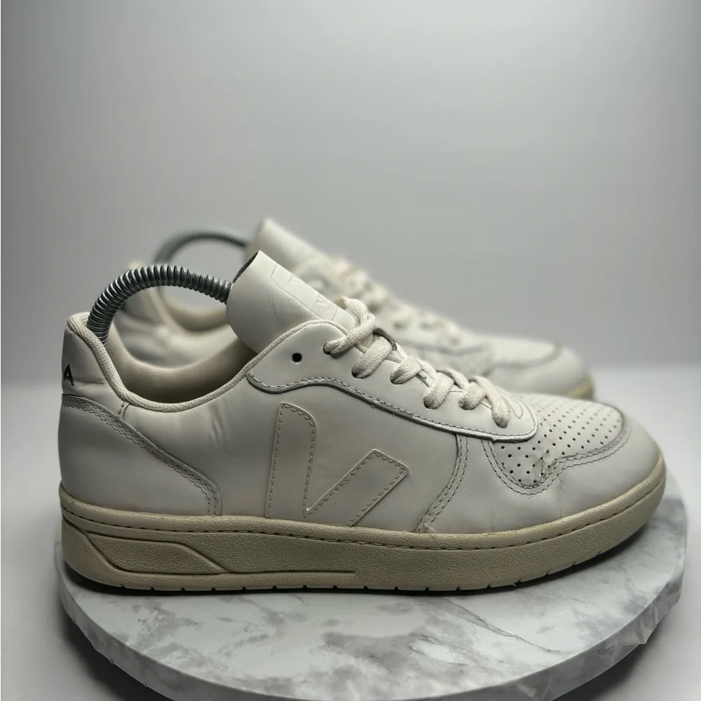 Veja Womens V-10 Sneakers Shoes White Tennis Leather Lace Up Perforated - Picture 3 of 7